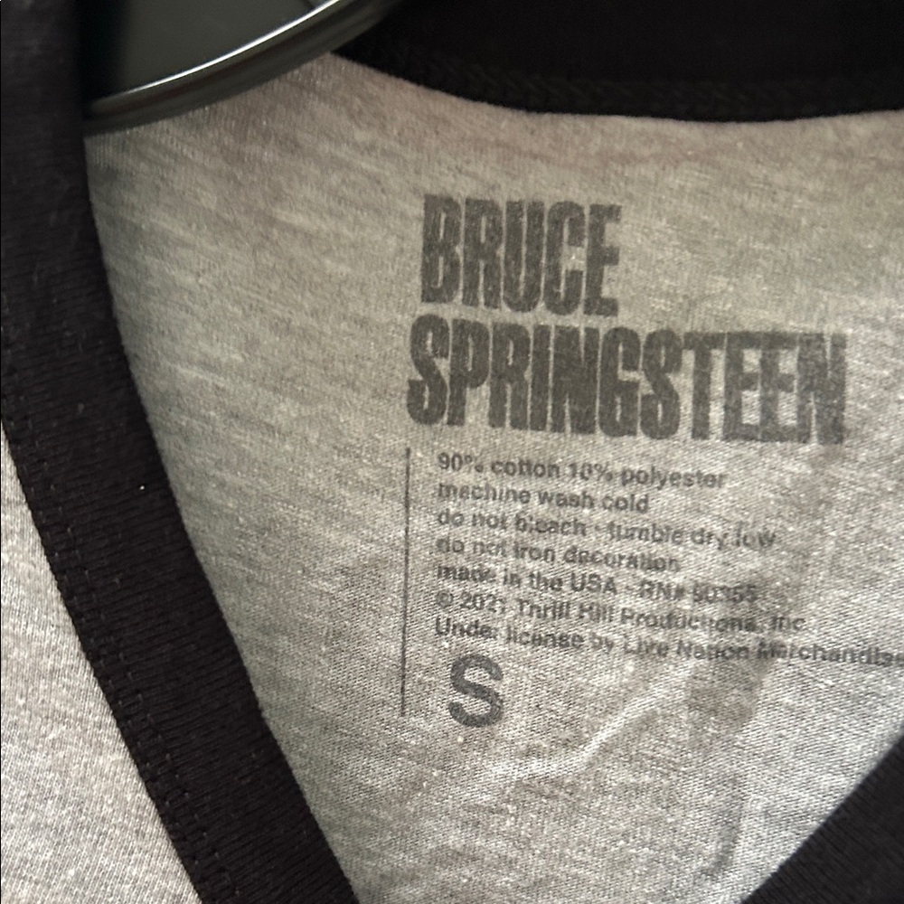 Bruce Springsteen Gray Graphic T-Shirt - Picture 2 of 4